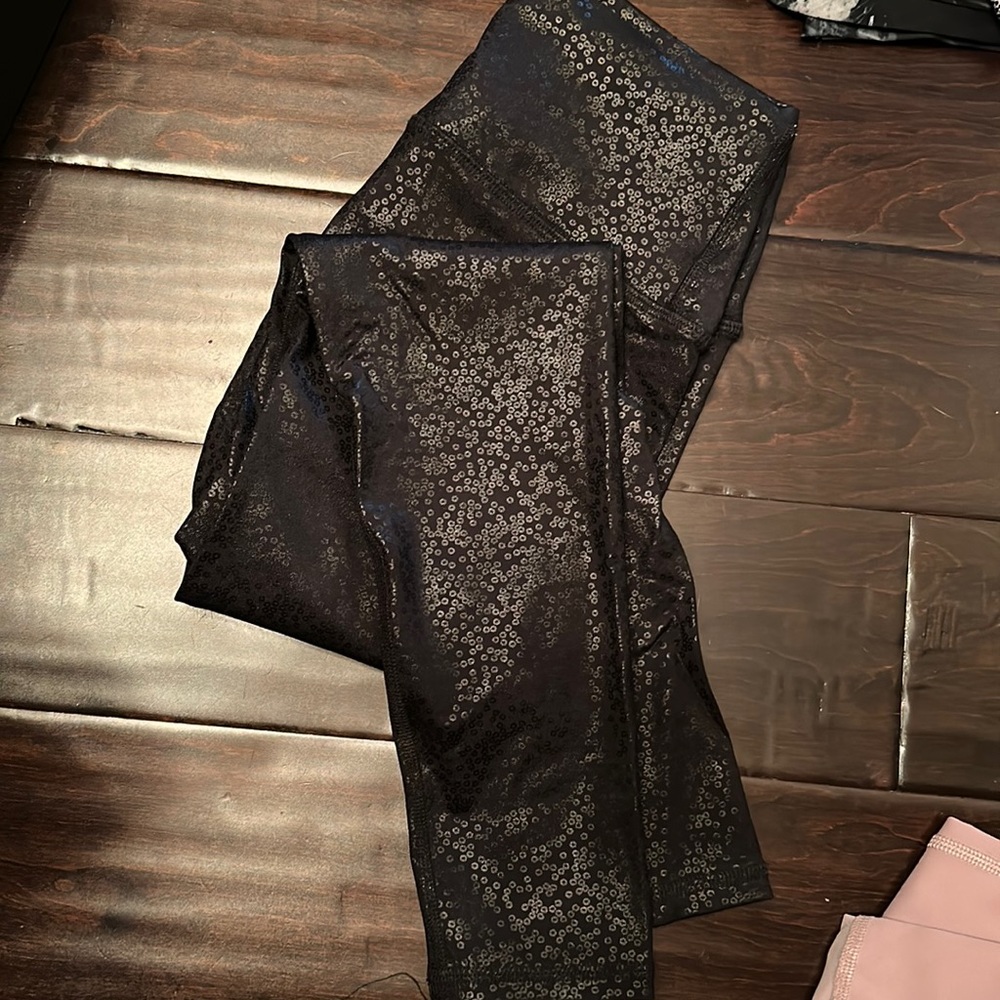 Noli yoga S stretch pants with black muted sequins